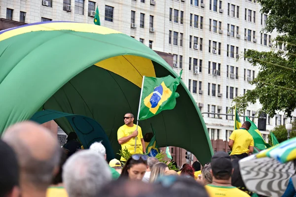 ブラジル大統領ジェール ボルソナーロの支持者は リオデジャネイロの東軍司令部の前に収容されたままである 2022年11月6日ブラジル リオデジャネイロ ジャイル ボルソナーロ大統領支持者 自由党 — ストック写真
