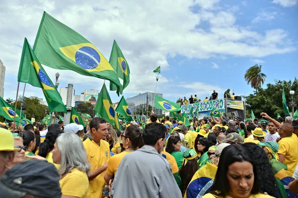 Apoiantes Presidente Brasileiro Jair Bolsonaro Permanecem Acampados Frente Comando Militar — Fotografia de Stock