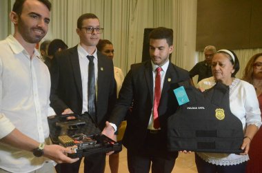 Rio Grande do Norte eyaleti 300 'den fazla sivil polis memuru kazandı. 7 Kasım 2022, Natal, Rio Grande do Norte, Brezilya: Rio Grande do Norte Valisi, Fatima Bezerra, 333 sivil polis memurunun açılış töreni sırasında