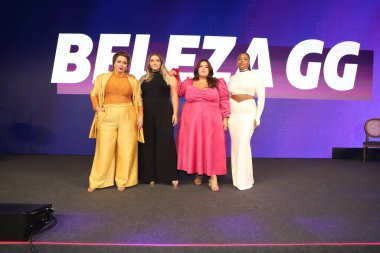 E Kanalının Medya Günü! Sao Paulo 'da. 8 Kasım 2022, Sao Paulo, Brezilya: E 'nin açılışı sırasında sanatçılar, sunucular ve yönetmenler! Eğlence Televizyonu, çeşitli bir ödemeli televizyon kanalı, 8 Salı günü Bela Vista Mahallesi 'nde