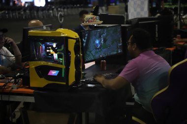 Kampüs Partisi 'nin Sao Paulo' daki başka bir baskısında kampçıların hareketi. 11 Kasım 2022, Sao Paulo, Brezilya: Kampüs Partisi 'nin Brezilya' daki en büyük teknoloji ve internet topluluklarının bir başka etkinliği olarak kabul edilen bir başka kampüs üyesinin hareketi
