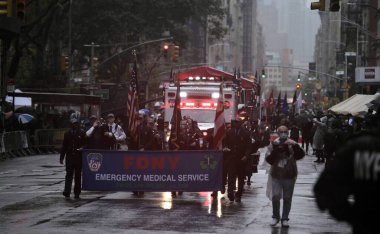 103. Gaziler Günü Geçidi 2022 - NYC. 11 Kasım 2022, New York, ABD: New York Şehri 103. Gaziler Günü Geçidi, Madison Square Parks Ebediyetsiz Işık Personel Alayı 'nda resmi çelenk seremonisi ve bir dakikalık saygı duruşuyla başlıyor..