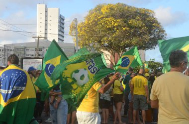 Brezilya Cumhurbaşkanı Jair Bolsonaro 'nun Natal' daki protestolarını destekleyenler. 15 Kasım 2022, Natal, Rio Grande do Norte, Brezilya: Brezilya Cumhurbaşkanı Jair Bolsonaro 'yu destekleyen protestocular 16. Motorize Piyade Taburu önünde protesto ediyorlar