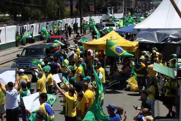 Demonstranten Die President Jair Bolsonaro Steunen Protesteren Voor Kazerne Curitiba — Stockfoto