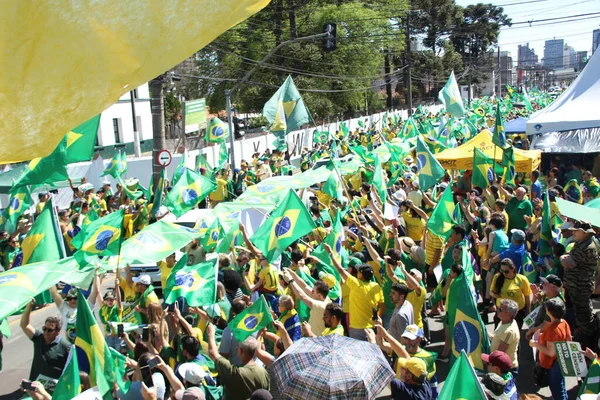 Protestanter Som Stöder President Jair Bolsonaro Protesterar Framför Kasernen Curitiba — Stockfoto