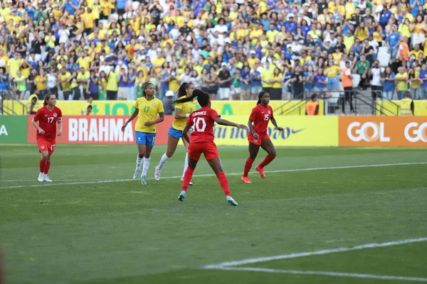 女子足球 巴西和加拿大之间的友谊赛 2022年11月15日 巴西圣保罗 巴西和加拿大之间的足球比赛 在圣保罗新奎米卡竞技场举行 — 图库照片
