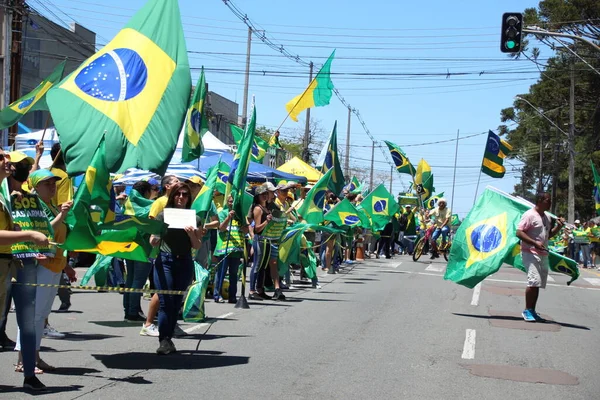 Jair Bolsonaro 대통령을 지지하는 시위대는 쿠리치바의 앞에서 시위를 벌였다 2022 — 스톡 사진