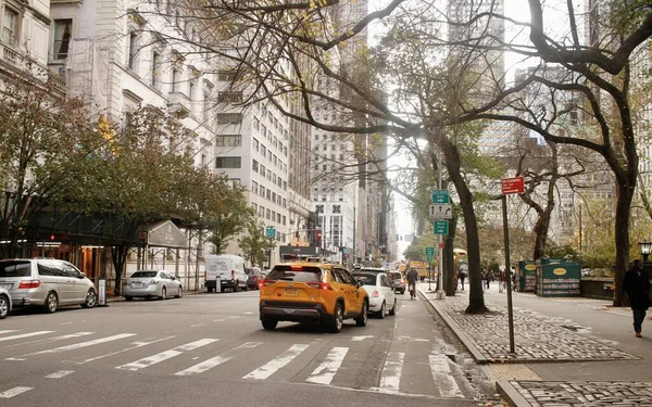 纽约黄色出租车的基本车费现在增加了 2022年11月16日 美国纽约 11月15日 出租车和豪华轿车委员会投票批准提高出租车票价 这是10年来的第一次 — 图库照片
