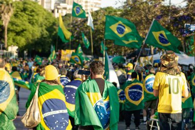 Başkan Jair Bolsonaro 'yu destekleyen protestocular protesto sırasında Brezilya' ya askeri müdahale çağrısında bulundular. 17 Kasım 2022, Sao Paulo, Brezilya: Brezilya Cumhurbaşkanı Jair Bolsonaro 'yu destekleyen protestocular, 
