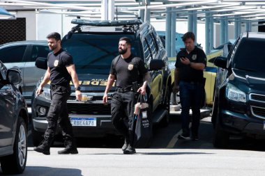 Rio de Janeiro 'da Sophisma Operasyonu. 17 Kasım 2022, Rio de Janeiro, Brezilya: Brezilya Federal Polisi bir yolsuzluk şemasını araştırmak amacıyla Sophisma Getulio Vargas Vakfı Operasyonunu başlattı