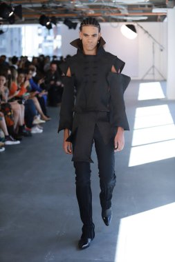 SPFW-N54: Sonbahar / Kış 2023 Koleksiyonu - Tasarımcı Lino Villaventura 'nın moda gösterisi. 18 Kasım 2022, Sao Paulo, Brezilya: Tasarımcı Lino Villaventura 'nın Sao Paulo Moda Haftası, Sonbahar / Kış 2023 koleksiyonu (SPFW-N54))