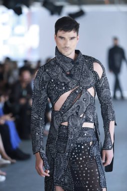SPFW-N54: Sonbahar / Kış 2023 Koleksiyonu - Tasarımcı Lino Villaventura 'nın moda gösterisi. 18 Kasım 2022, Sao Paulo, Brezilya: Tasarımcı Lino Villaventura 'nın Sao Paulo Moda Haftası, Sonbahar / Kış 2023 koleksiyonu (SPFW-N54))
