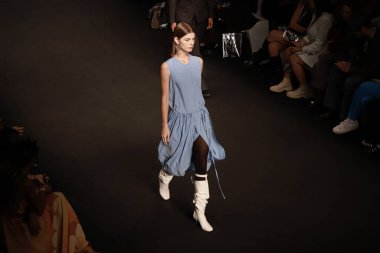 SPFW-N54: Sonbahar / Kış 2023 Koleksiyonu - Rocio Canvas defilesi. 18 Kasım 2022, Sao Paulo, Brezilya: Sao Paulo Moda Haftası 'nda Rocio Canvas defilesi, Sonbahar / Kış 2023 koleksiyonu (SPFW-N54) Komplexo Tempo' da düzenlendi.