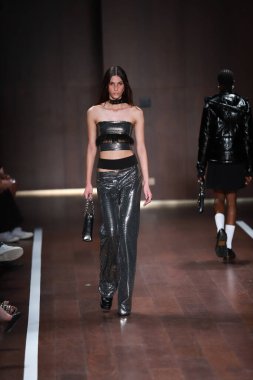 SPFW-N54: Sonbahar / Kış 2023 Koleksiyonu - Ellus moda gösterisi. 18 Kasım 2022, Sao Paulo, Brezilya: Sao Paulo Moda Haftası sırasındaki Ellus defilesi, Sonbahar / Kış 2023 koleksiyonu (SPFW-N54), Sao Paulo 'daki Rosewood Otel' de düzenlendi.