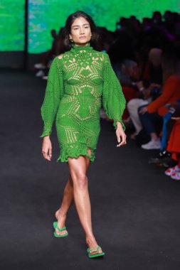 SPFW-N54: Sonbahar / Kış 2023 Koleksiyonu - Atılie Mao de Mae moda gösterisi. 18 Kasım 2022, Sao Paulo, Brezilya: Atılie Mao de Mae moda gösterisi Sao Paulo Moda Haftası, Sonbahar / Kış 2023 koleksiyonu (SPFW-N54)