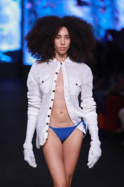 SPFW-N54: Sonbahar / Kış 2023 Koleksiyonu - Atılie Mao de Mae moda gösterisi. 18 Kasım 2022, Sao Paulo, Brezilya: Atılie Mao de Mae moda gösterisi Sao Paulo Moda Haftası, Sonbahar / Kış 2023 koleksiyonu (SPFW-N54)