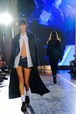 SPFW-N54: Sonbahar / Kış 2023 Koleksiyonu - Ellus moda gösterisi. 18 Kasım 2022, Sao Paulo, Brezilya: Sao Paulo Moda Haftası sırasındaki Ellus defilesi, Sonbahar / Kış 2023 koleksiyonu (SPFW-N54), Sao Paulo 'daki Rosewood Otel' de düzenlendi.