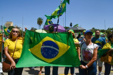 Rio de Janeiro 'daki Doğu Askeri Komutanlığı önünde protesto gösterileri. 20 Kasım 2022, Rio de Janeiro, Brezilya: Brezilya Cumhurbaşkanı Jair Bolsonaro 'yu destekleyen protestocular 21. protesto gününe girdi