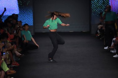 SPFW-N54: Sonbahar / Kış 2023 Koleksiyonu - Isaac Silva marka moda gösterisi. 20 Kasım 2022, Sao Paulo, Brezilya: Sao Paulo Moda Haftası 'nda Isaac Silva marka moda gösterisi, Sonbahar / Kış 2023 koleksiyonu (SPFW-N54)