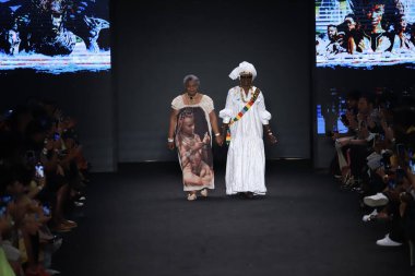 SPFW-N54: Sonbahar / Kış 2023 Koleksiyonu - Isaac Silva marka moda gösterisi. 20 Kasım 2022, Sao Paulo, Brezilya: Sao Paulo Moda Haftası 'nda Isaac Silva marka moda gösterisi, Sonbahar / Kış 2023 koleksiyonu (SPFW-N54)