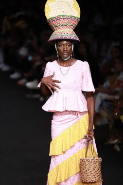 SPFW-N54: Sonbahar / Kış 2023 Koleksiyonu - Isaac Silva marka moda gösterisi. 20 Kasım 2022, Sao Paulo, Brezilya: Sao Paulo Moda Haftası 'nda Isaac Silva marka moda gösterisi, Sonbahar / Kış 2023 koleksiyonu (SPFW-N54)