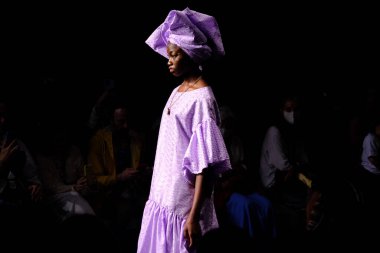 SPFW-N54: Sonbahar / Kış 2023 Koleksiyonu - Isaac Silva marka moda gösterisi. 20 Kasım 2022, Sao Paulo, Brezilya: Sao Paulo Moda Haftası 'nda Isaac Silva marka moda gösterisi, Sonbahar / Kış 2023 koleksiyonu (SPFW-N54)