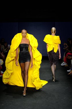 SPFW-N54: Güz / Kış 2023 Koleksiyonu - Cria Costura marka moda gösterisi. 20 Kasım 2022, Sao Paulo, Brezilya: Sao Paulo Moda Haftası sırasında Cria Costura marka defilesi, Sonbahar / Kış 2023 koleksiyonu (SPFW-N54)