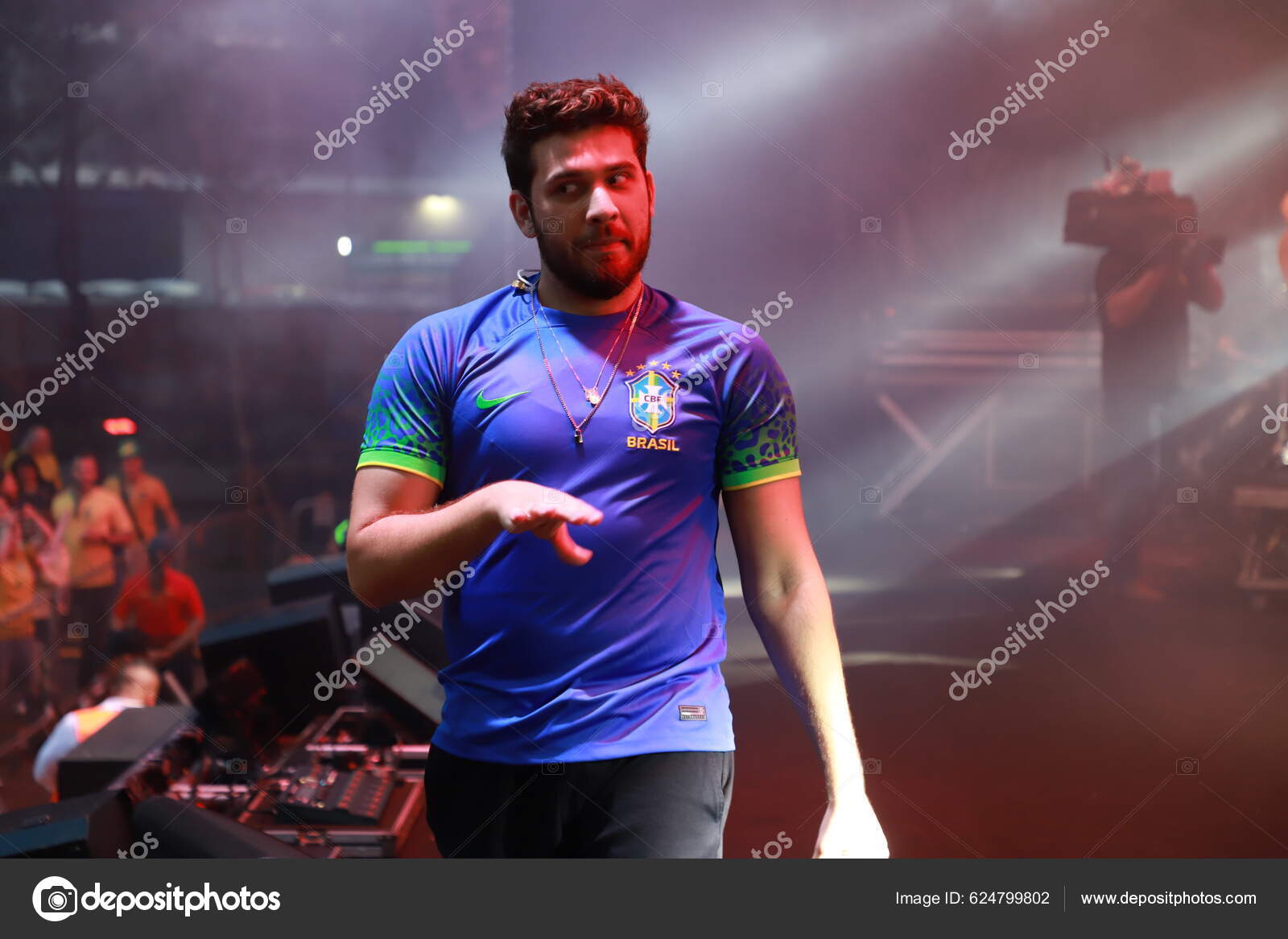 Шоу Бразильского Певца Густаво Миото Fifa Fan Festival Сан Паулу.