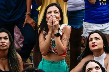 FIFA Dünya Kupası Katarı 2022: Taraftarlar Guarulhos 'ta Maia Fan Festa' da Brezilya ve Sırbistan 'ı izliyorlar. 14 Kasım 2022 'de, Guarulhos, Sao Paulo, Brezilya: Bosque Maia Park Sao Paulo' da, Brezilya 'nın maçını yayınlayan Maia Fan Party' ye ev sahipliği yaptı. 