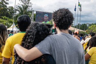 FIFA Dünya Kupası Katarı 2022: Taraftarlar Guarulhos 'ta Maia Fan Festa' da Brezilya ve Sırbistan 'ı izliyorlar. 14 Kasım 2022 'de, Guarulhos, Sao Paulo, Brezilya: Bosque Maia Park Sao Paulo' da, Brezilya 'nın maçını yayınlayan Maia Fan Party' ye ev sahipliği yaptı. 