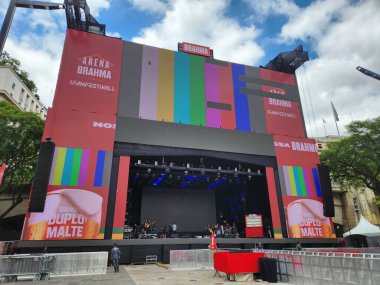 FIFA Dünya Kupası Katarı 2022: Sao Paulo 'da düzenlenen FIFA Fan Festivali hazırlıkları. 24 Kasım 2022, Sao Paulo, Brezilya: Sao Paulo şehir merkezindeki Anhangabau Vadisi 'nde düzenlenen FIFA Fan Festivali için hazırlıklar)