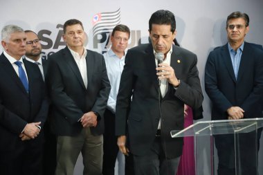 Sao Paulo 'daki biyometrik dolandırıcılıkla mücadelede uzmanlaşmış ilk polis biriminin göreve başlama töreni. 24 Kasım 2022, Sao Paulo, Brezilya: Sao Paulo Valisi Rodrigo Garcia, ilk polis biriminin açılış töreni sırasında 