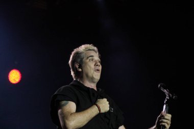 Grup Jota Quest Prime Rock Brasil 'de sahne alıyor. 26 Kasım 2022, Curitiba, Parana, Brezilya: Brezilyalı grup Jota Quesr, Prime Rock Brasil 'e ev sahipliği yapan Curitiba' daki Pedreira Paulo Leminski 'de canlı performans sergiliyor.