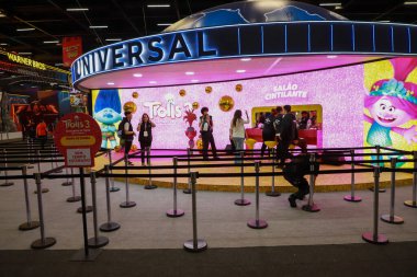Sao Paulo 'daki Comic Con Experience (CCXP) fuarında kalabalık hareketi. 30 Kasım 2022, Sao Paulo, Brezilya: Dünyanın en büyük inek etkinliklerinden biri olan CCXP 2022 'de kalabalık hareketi (Comic Con Experience)