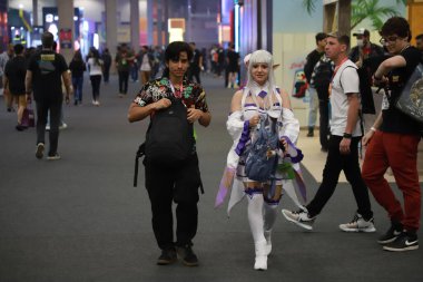 Sao Paulo 'daki Comic Con Experience (CCXP) fuarında kalabalık hareketi. 30 Kasım 2022, Sao Paulo, Brezilya: Dünyanın en büyük inek etkinliklerinden biri olan CCXP 2022 'de kalabalık hareketi (Comic Con Experience)