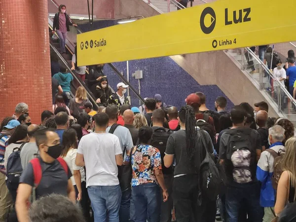 Int Los Pasajeros Usan Máscaras Protección Facial Metro Sao Paulo —  Fotos de Stock