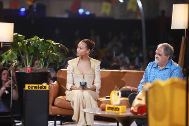 John Landal ve Zo Saldaa, CCXP 22 'deki Omelete sahnesinde Avatar filmi hakkında konuşuyorlar. 1 Aralık 2022, Sao Paulo, Brezilya: Aktris Zoe Saldana ve yapımcı Jon Landau 'Avatar: The Way of Water' filmi hakkında konuştular