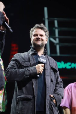 Brezilyalı aktör Selton Mello, CCXP 22 'ye katıldı. 2 Aralık 2022, Sao Paulo, Brezilya: Brezilyalı aktör Selton Mello, CCXP 22 (eski Comic Con Experience) sırasında Thunder By Cinemark Club 'ta bir konferansa katıldı.)