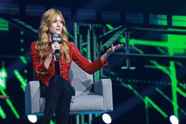 Amerikalı aktris Katherine McNamara, CCXP 22 paneline katıldı. 3 Aralık 2022, Sao Paulo, Brezilya: Amerikalı aktris Katherine McNamara, 'Shadowhunters' da Clary Fray ve 'Arrow' da Mia Smoak 'ı canlandırmasıyla tanınıyor.