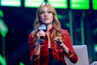 Amerikalı aktris Katherine McNamara, CCXP 22 paneline katıldı. 3 Aralık 2022, Sao Paulo, Brezilya: Amerikalı aktris Katherine McNamara, 'Shadowhunters' da Clary Fray ve 'Arrow' da Mia Smoak 'ı canlandırmasıyla tanınıyor.