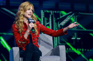 Amerikalı aktris Katherine McNamara, CCXP 22 paneline katıldı. 3 Aralık 2022, Sao Paulo, Brezilya: Amerikalı aktris Katherine McNamara, 'Shadowhunters' da Clary Fray ve 'Arrow' da Mia Smoak 'ı canlandırmasıyla tanınıyor.