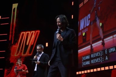 Kanadalı aktör Keanu Reeves, CCXP 22 'de' John Wick 4 'ün tanıtımına katıldı. 3 Aralık 2022, Sao Paulo, Brezilya: Kanadalı aktör Keanu Reeves 'John Wick 4' ün tanıtımı için Thunder By Cinemark sahnesinde bir panele katıldı.