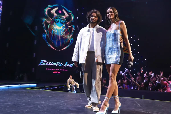 Brezilyalı aktris Bruna Marquezine ve Amerikalı aktör Xolo Mariduena, 'Mavi Böcek' filminin tanıtımı için CCXP22 'de sürpriz bir şekilde ortaya çıktılar. 3 Aralık 2022, Sao Paulo, Brezilya Brezilyalı aktris Bruna Marquezine ve Amerikalı aktör Xolo Mariduena 