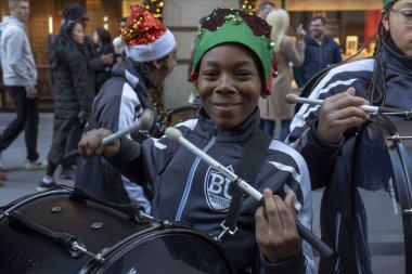 Beşinci Cadde Arabasız Gidiyor. Holiday Season Open Streets Programı Pazar günü açılıyor. Aralık 04, 2022, New York, New York, ABD: Bu pazar, Beşinci Cadde, 