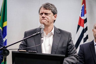 Sao Paulo Valisi ile basın toplantısı. 13 Aralık 2022, Sao Paulo, Brezilya: Vali Tarcisio de Freitas (Cumhuriyetçi), yeni hükümetinin yönetimini kuracak olan yeni sekreterlerin isimlerini basına açıkladı.