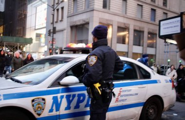 New York 'un Beşinci Bulvarı Aralık' ta Arabasız Kalacak. 18 Aralık 2022, New York, ABD: Son kez söylüyorum, Manhattan 'daki ünlü beşinci cadde 18 Aralık 2022 Pazar günü araçlar için kapatılacaktır. 