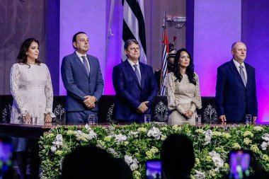 Sao Paulo Valisi seçildi. 01 Ocak 2022, Sao Paulo, Brezilya: Sao Paulo eyaletinin yeni seçilen valisi, Tarcisio de Freitas ve yardımcısı Felicio Ramuth, açılış törenine katıldılar. 