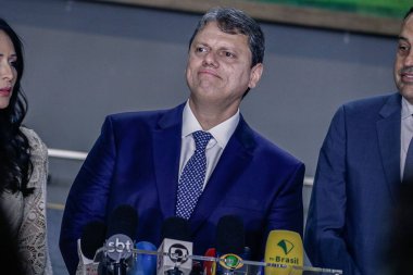 Sao Paulo Valisi seçildi. 01 Ocak 2022, Sao Paulo, Brezilya: Sao Paulo eyaletinin yeni seçilen valisi, Tarcisio de Freitas ve yardımcısı Felicio Ramuth, açılış törenine katıldılar. 