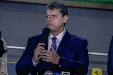 Sao Paulo Valisi seçildi. 01 Ocak 2022, Sao Paulo, Brezilya: Sao Paulo eyaletinin yeni seçilen valisi, Tarcisio de Freitas ve yardımcısı Felicio Ramuth, açılış törenine katıldılar. 