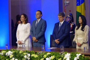 Sao Paulo Valisi seçildi. 01 Ocak 2022, Sao Paulo, Brezilya: Sao Paulo eyaletinin yeni seçilen valisi, Tarcisio de Freitas ve yardımcısı Felicio Ramuth, açılış törenine katıldılar. 